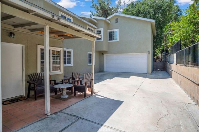 829 Cooper Avenue, Los Angeles, CA 90042