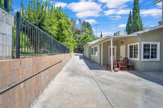 829 Cooper Avenue, Los Angeles, CA 90042