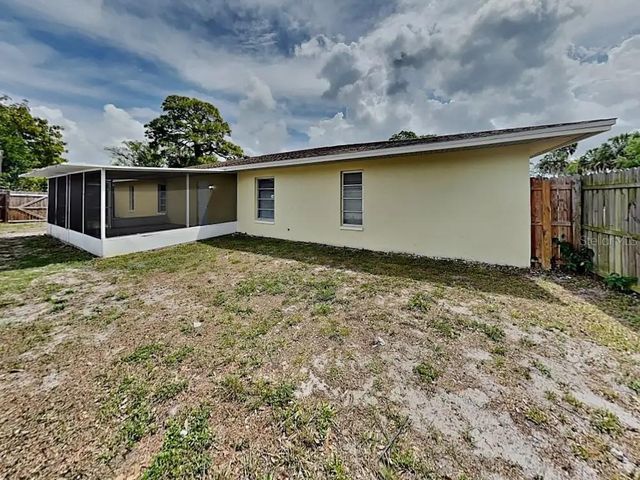8900 PHYLISS AVENUE, Sarasota, FL 34231