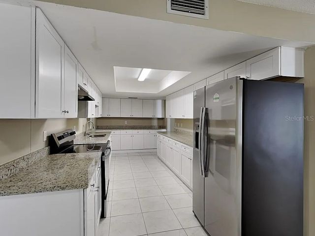 8900 PHYLISS AVENUE, Sarasota, FL 34231