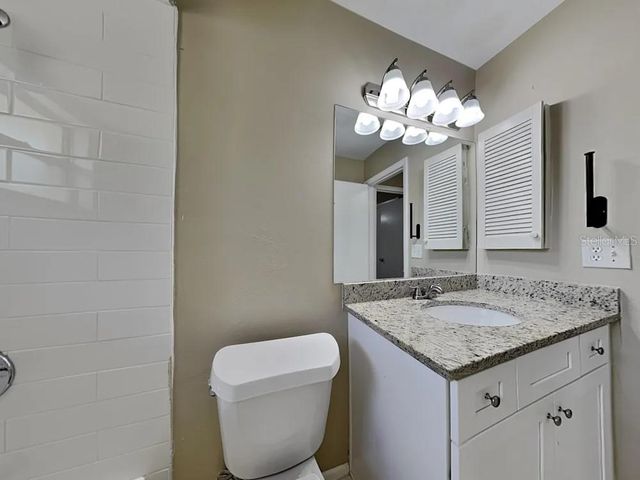 8900 PHYLISS AVENUE, Sarasota, FL 34231