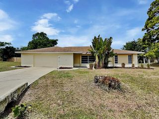 8900 PHYLISS AVENUE, Sarasota, FL 34231
