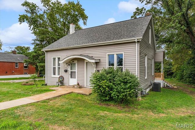 1214 Lebanon Avenue, Belleville, IL 62221