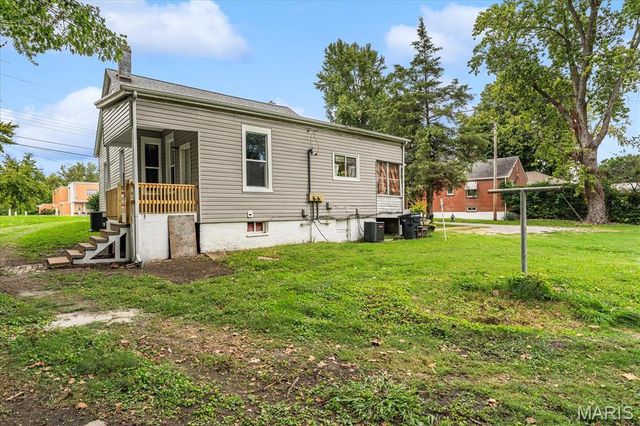 1214 Lebanon Avenue, Belleville, IL 62221