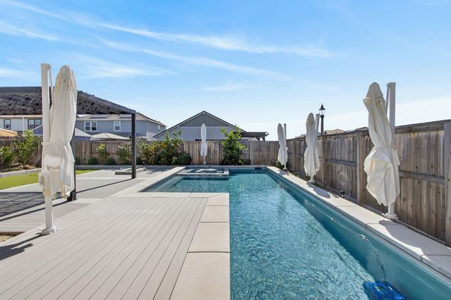 2883 Ridgecrest Dr, Lincoln, CA 95648