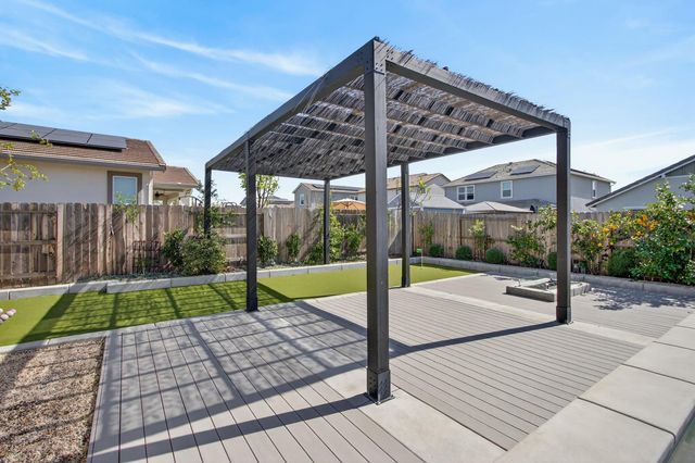 2883 Ridgecrest Dr, Lincoln, CA 95648