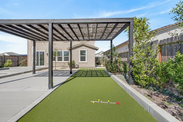 2883 Ridgecrest Dr, Lincoln, CA 95648