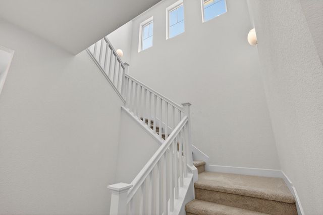 2883 Ridgecrest Dr, Lincoln, CA 95648