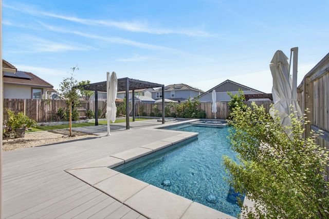 2883 Ridgecrest Dr, Lincoln, CA 95648