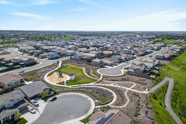 2883 Ridgecrest Dr, Lincoln, CA 95648