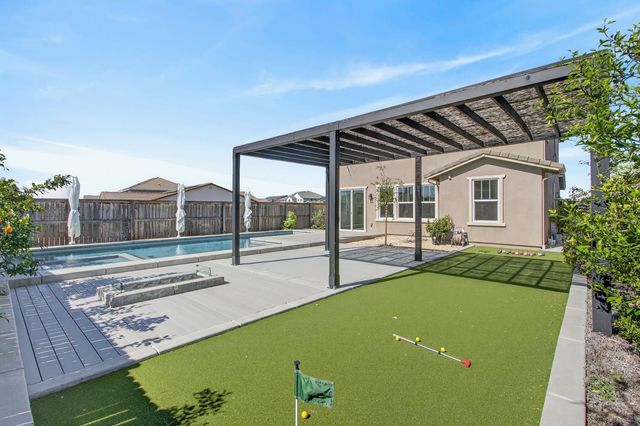 2883 Ridgecrest Dr, Lincoln, CA 95648