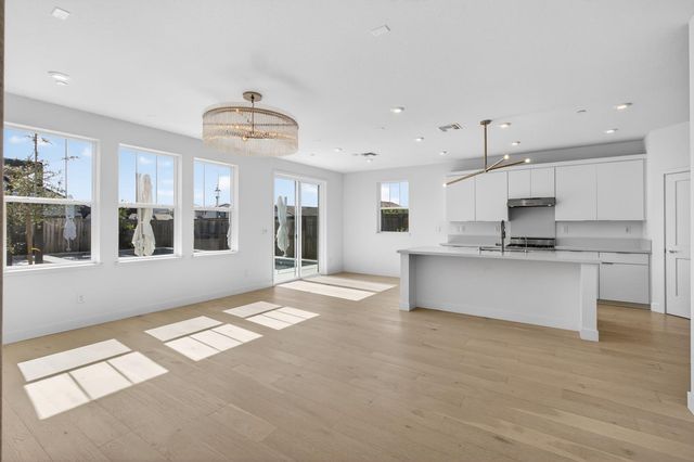 2883 Ridgecrest Dr, Lincoln, CA 95648