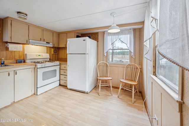 142 FISHERMANS Drive, Interlachen, FL 32148