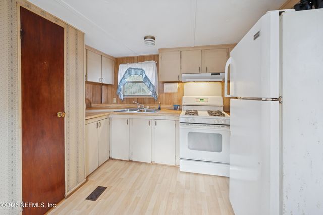 142 FISHERMANS Drive, Interlachen, FL 32148