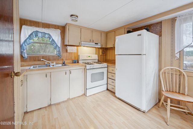 142 FISHERMANS Drive, Interlachen, FL 32148