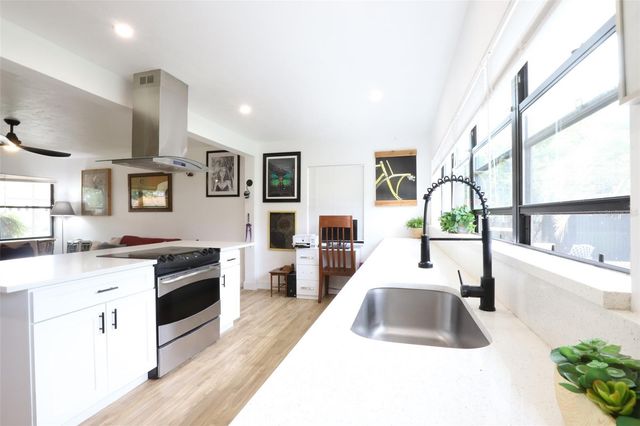 1002 NE 19TH PLACE, Gainesville, FL 32609