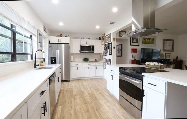 1002 NE 19TH PLACE, Gainesville, FL 32609
