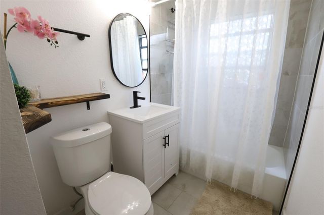 1002 NE 19TH PLACE, Gainesville, FL 32609