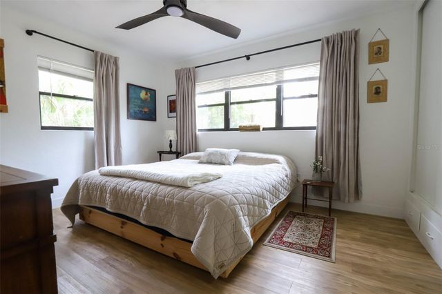 1002 NE 19TH PLACE, Gainesville, FL 32609