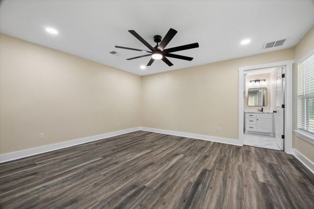 1190 County Road 146, Alvin, TX 77511