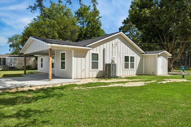 1190 County Road 146, Alvin, TX 77511