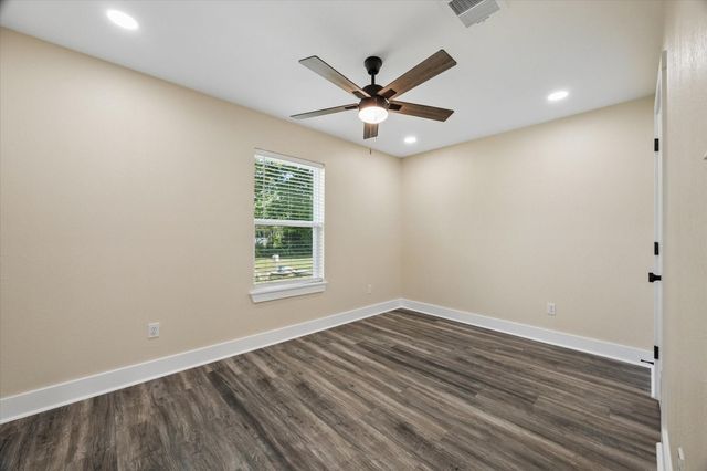 1190 County Road 146, Alvin, TX 77511