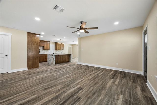 1190 County Road 146, Alvin, TX 77511