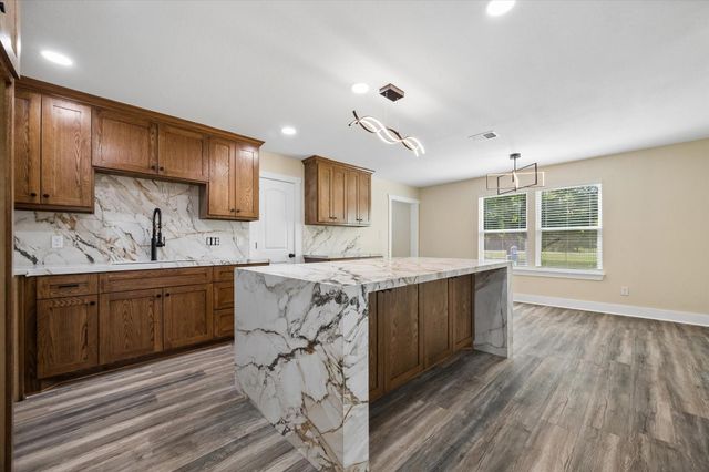 1190 County Road 146, Alvin, TX 77511