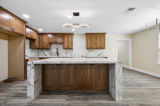 1190 County Road 146, Alvin, TX 77511