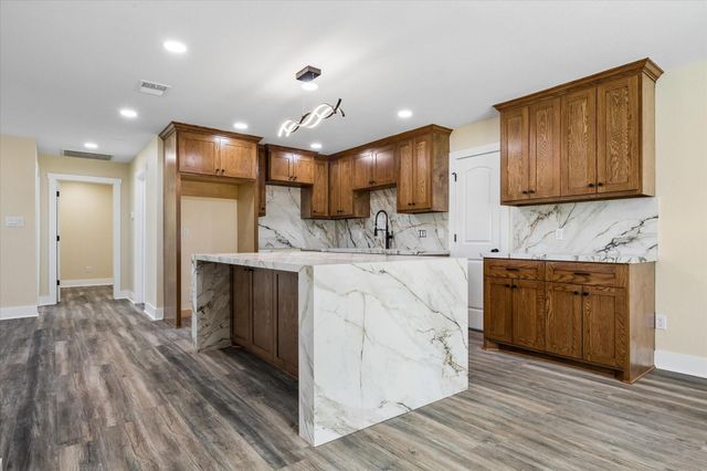 1190 County Road 146, Alvin, TX 77511