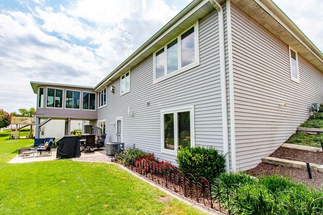 8160 S Lakeview DRIVE, Franklin, WI 53132