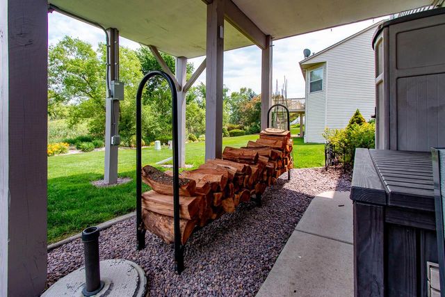8160 S Lakeview DRIVE, Franklin, WI 53132