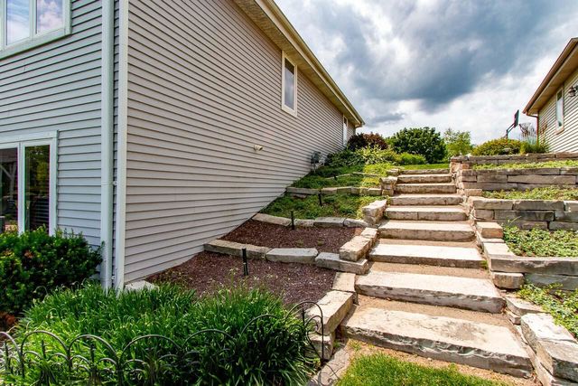 8160 S Lakeview DRIVE, Franklin, WI 53132