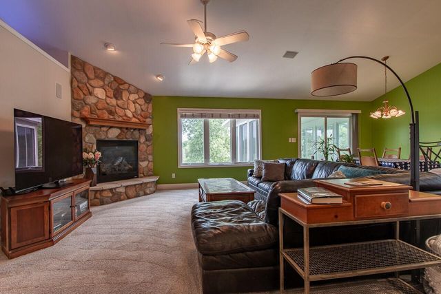 8160 S Lakeview DRIVE, Franklin, WI 53132