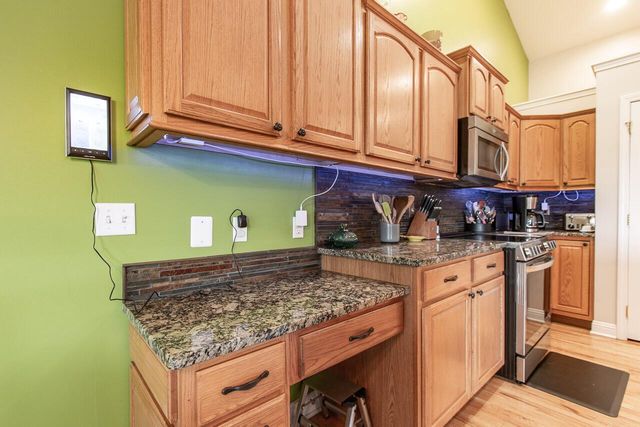 8160 S Lakeview DRIVE, Franklin, WI 53132