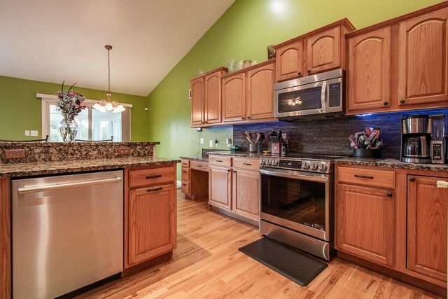 8160 S Lakeview DRIVE, Franklin, WI 53132