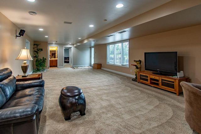 8160 S Lakeview DRIVE, Franklin, WI 53132