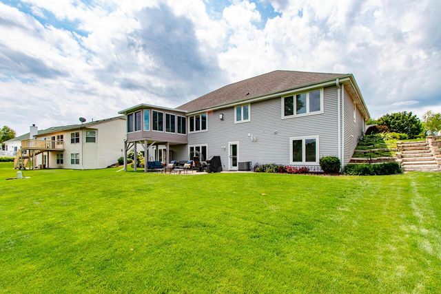 8160 S Lakeview DRIVE, Franklin, WI 53132