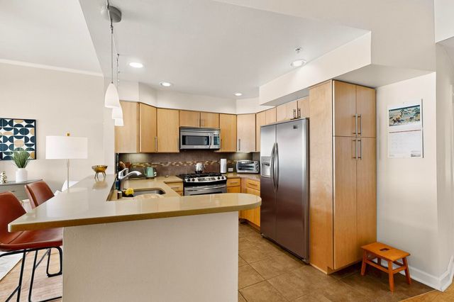 110 Richmond Drive SE UNIT 305, Albuquerque, NM 87106