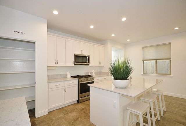 3412 W Venice Avenue, Visalia, CA 93277