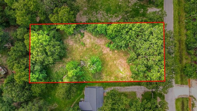 10924 L And M Road, Montgomery, TX 77316