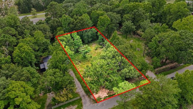 10924 L And M Road, Montgomery, TX 77316