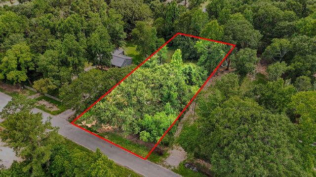 10924 L And M Road, Montgomery, TX 77316