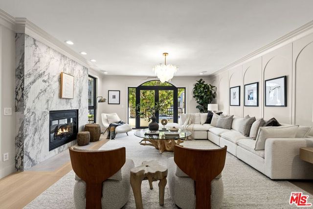 11923 Gorham Avenue 102, Los Angeles, CA 90049