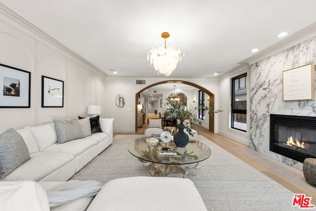 11923 Gorham Avenue 102, Los Angeles, CA 90049