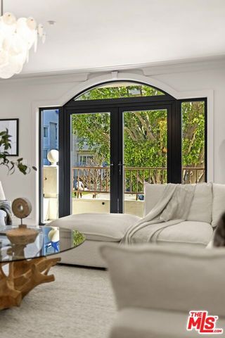 11923 Gorham Avenue 102, Los Angeles, CA 90049