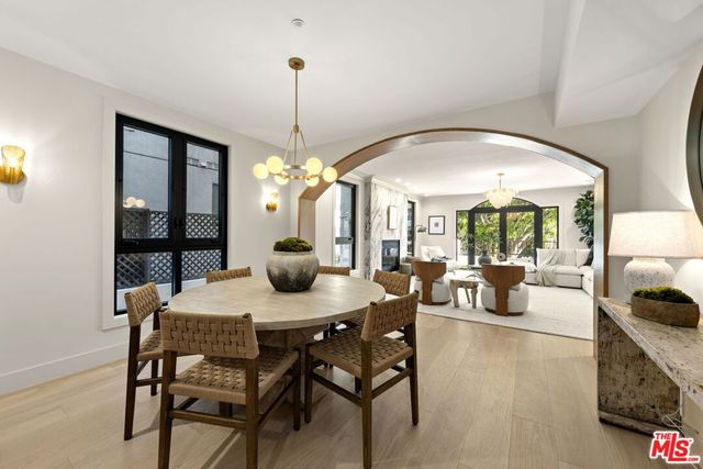 11923 Gorham Avenue 102, Los Angeles, CA 90049