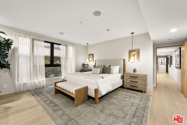 11923 Gorham Avenue 102, Los Angeles, CA 90049