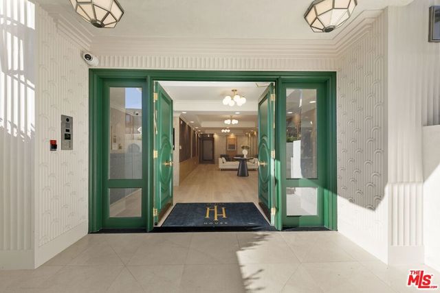 11923 Gorham Avenue 102, Los Angeles, CA 90049