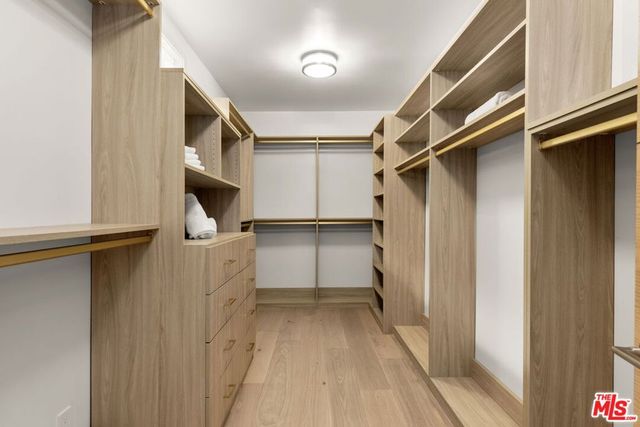 11923 Gorham Avenue 102, Los Angeles, CA 90049